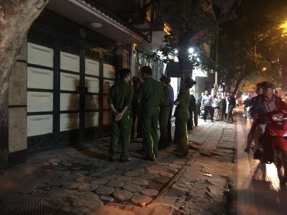 Khám nhà cựu Trung tướng Tình báo Phan Hữu Tuấn - 6 Khám nhà cựu Trung tướng Tình báo Phan Hữu Tuấn - 6