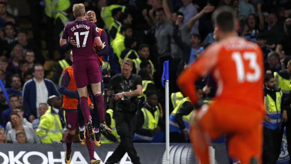 Những "điểm nhấn" trên con đường Man City xưng vương ở Premier League - 3
De Bruyne ghi bàn thắng duy nhất giúp Man City hạ gục ĐKVĐ Chelsea