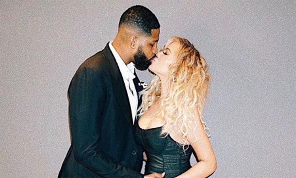 Khloe đặt tên con là "Sự Thật" - 5
Khloe Kardashian đang dành trọn tình yêu và mối quan tâm cho con gái nhỏ bất chấp nhiền fans phàn nàn rằng cái tên True của cô bé không phù hợp với hoàn cảnh hiện tại của bố mẹ