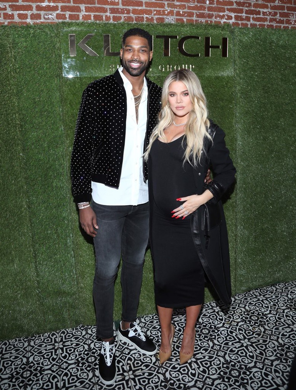 Khloe đặt tên con là "Sự Thật" - 7
Người đẹp 34 tuổi được mẹ đẻ và các chị hỗ trợ hết sức trong giai đoạn khó khăn này.