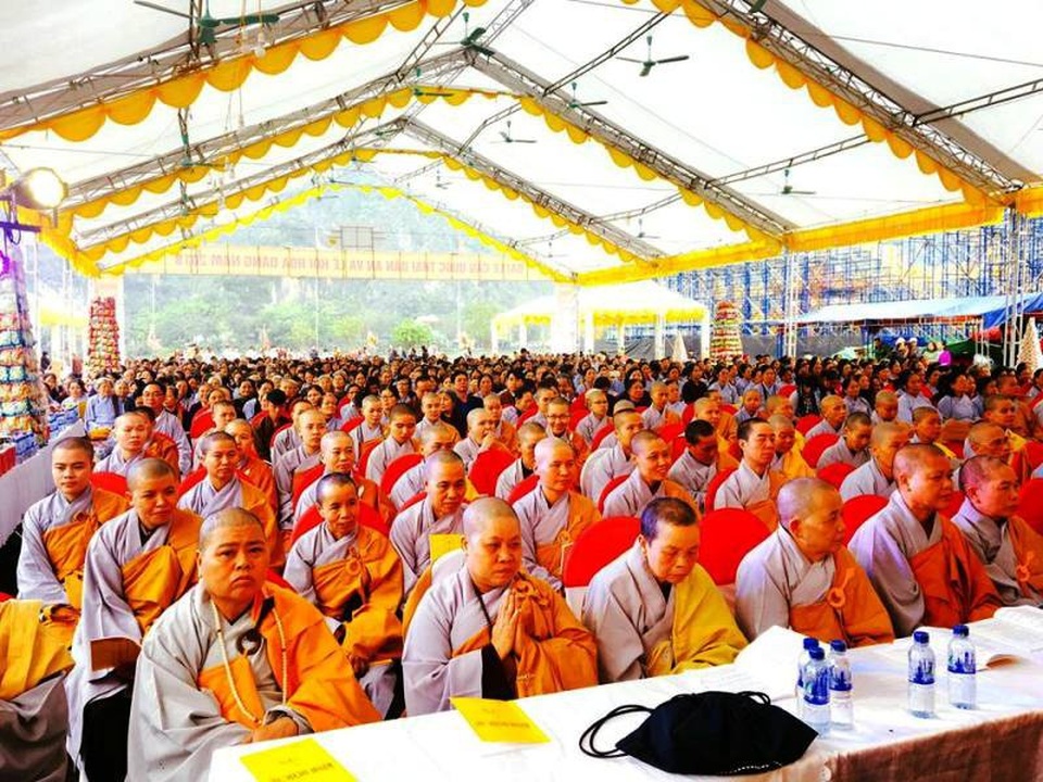 Buổi lễ cầu quốc thái dân an diễn ra từ chiều 16/4, và kết thúc vào tối cùng ngày. Hàng nghìn tăng ni, phật tử, người dân cùng du khách thập phương đã đổ về cố đô Hoa Lư để cùng nhau nguyện cầu.