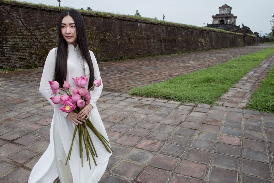Ngẩn ngơ ngắm vẻ đẹp đẹp gây thương nhớ của nàng thơ xứ Huế - 13