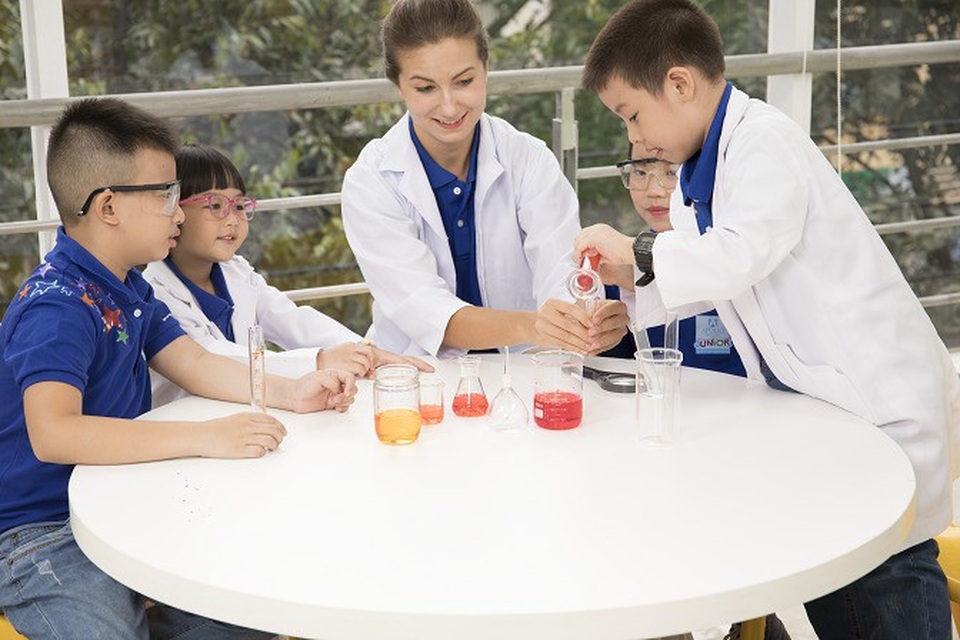 Mùa hè - Thời gian vàng để trẻ bứt phá - 2
Science (Khoa học) - Một dự án trong chủ đề STEAM rất được các học viên yêu thích.