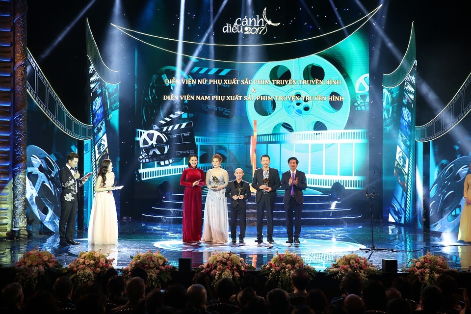 Cánh Diều 2017: Trang trọng, cảm xúc và đầy màu sắc nghệ thuật - 7
Phim Thương nhớ ở ai giành giải Cánh Diều Vàng thể loại phim truyền hình