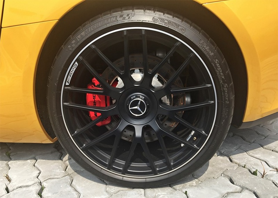 Michelin tự tin đồng hành cùng các hãng xe sang - 4 Michelin tự tin đồng hành cùng các hãng xe sang - 4
