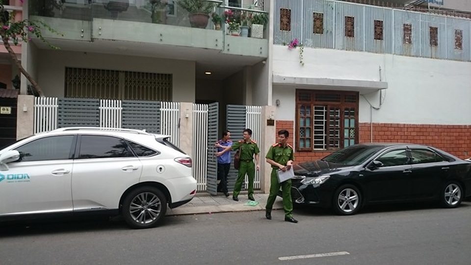 Khám nhà hai nguyên Chủ tịch Đà Nẵng vừa bị khởi tố - 6 Khám nhà hai nguyên Chủ tịch Đà Nẵng vừa bị khởi tố - 6