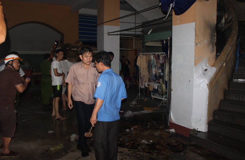 Hàng trăm tiểu thương “hỗn loạn” vì nghe thông tin cháy chợ