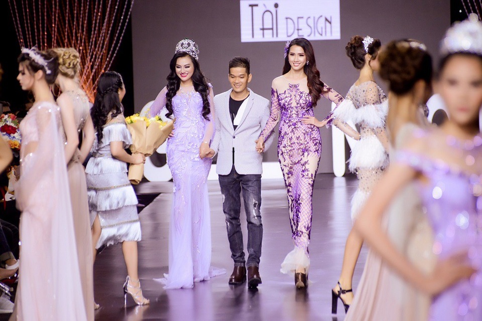 Nữ Hoàng Trần Huyền Nhung làm “Vơ đét” trong bộ sưu tập của NTK Tài Design - 9 Nữ Hoàng Trần Huyền Nhung làm “Vơ đét” trong bộ sưu tập của NTK Tài Design - 9
