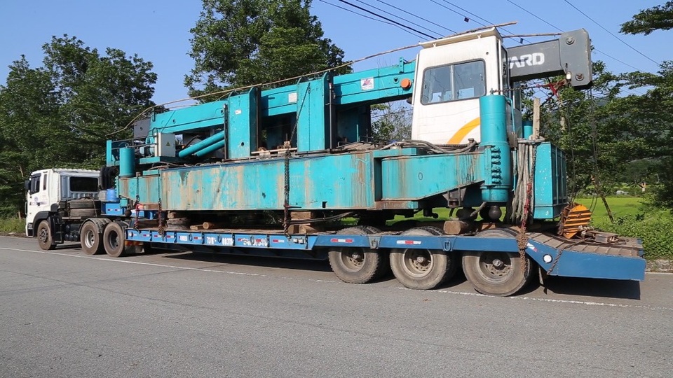 Công ty có xe chở "quái thú" tiếp tục bị xử phạt hơn 77 triệu đồng - 3 Công ty có xe chở "quái thú" tiếp tục bị xử phạt hơn 77 triệu đồng - 3