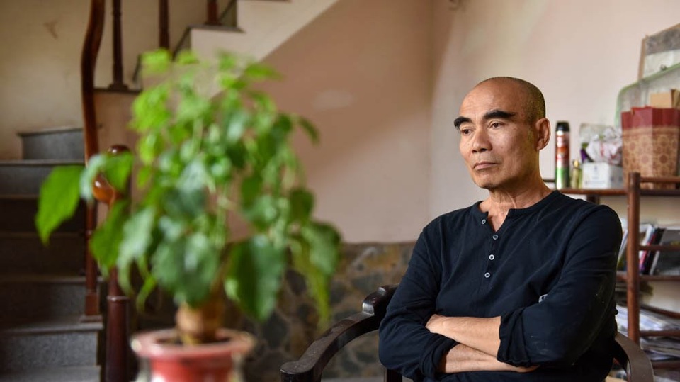 Đạo diễn “Thương nhớ ở ai” không ít lần bị “xù nợ”, suốt đời “va” phụ nữ đẹp - 4 Có thể lúc họ vay mình, họ chân thành muốn trả nhưng sau đó gặp khó khăn, họ không thể trả được hoặc tiền để lâu trong túi rồi họ không muốn mất đi nữa, Đạo diễn Lưu Trọng Ninh nói.