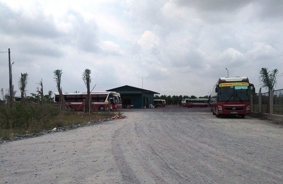 Chuyển cơ quan điều tra các sai phạm đất đai tại quận Bình Thủy - 1 Bãi đất được chuyển nhượng sai, hiện ông Thành đang sử dụng làm bến xe.