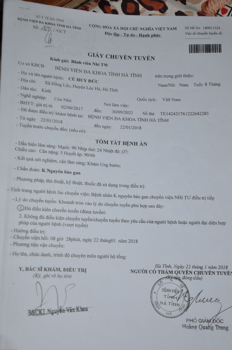 Xót xa bé 10 tháng bị u nguyên bào gan - 3 Cậu bé Đức được xác định bị K nguyên bào gan từ hồi 6 tháng tuổi.