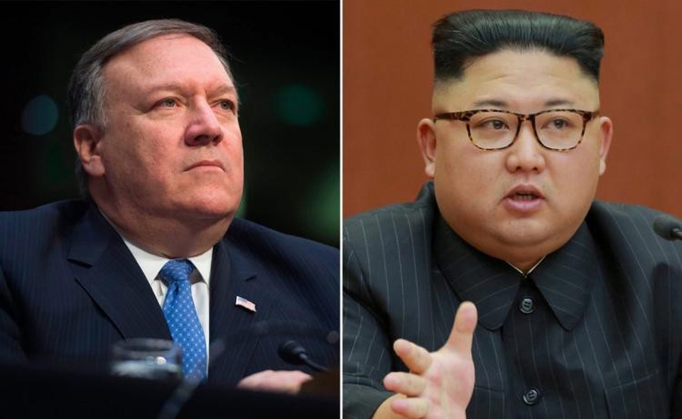 Giám đốc CIA bí mật gặp ông Kim Jong-un tại Bình Nhưỡng - 1
Giám đốc CIA Mike Pompeo (trái) và nhà lãnh đạo Triều Tiên Kim Jong-un (Ảnh: KCNA/REUTERS)