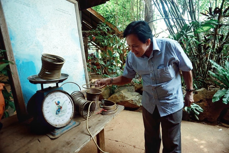 Nét huyền bí của người Karen cổ cao theo thời gian - 9 Những chiếc vòng cổ có thể nặng gần 10 kg.