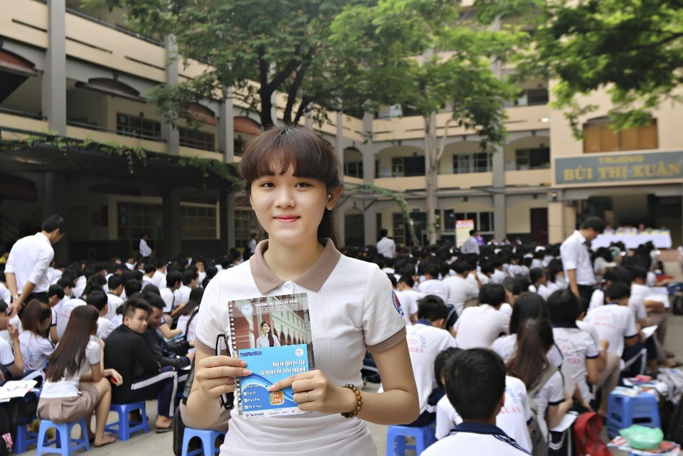 Chọn trường ĐH: 3 câu hỏi cần thực tế và nghiêm túc trả lời - 4
Hiểu và thích thú chính là cảm giác hầu hết các bạn học sinh THPT khi dự các buổi hướng nghiệp của ĐH Lạc Hồng!