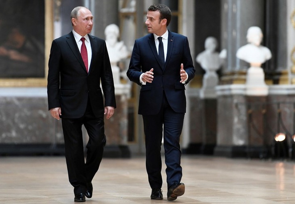 Tổng thống Pháp tiết lộ về cuộc không kích vào Syria - 1
Tổng thống Nga Vladimir Putin (trái) và người đồng cấp Pháp Emmanuel Macron (Ảnh: Reuters)