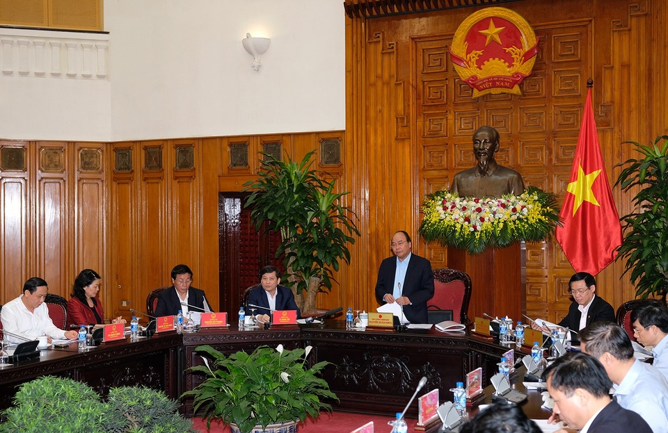 Thủ tướng yêu cầu khởi tố theo pháp luật hành vi đánh bác sĩ - 1 Thủ tướng chủ trì cuộc làm việc với lãnh đạo TAND tối cao chiều 18/4.