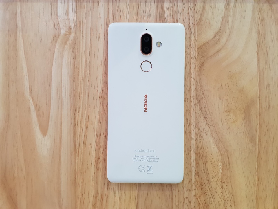 Ngoài ra, máy còn khởi chạy Android Oreo, tích hợp thêm các tính năng mới nhất. Đây cũng là sản phẩm nằm trong chương trình Android One của Google. Điều này giúp mang đến cho người dùng trải nghiệm Android nguyên bản và nhận được các bản cập nhật mới nhanh chóng.