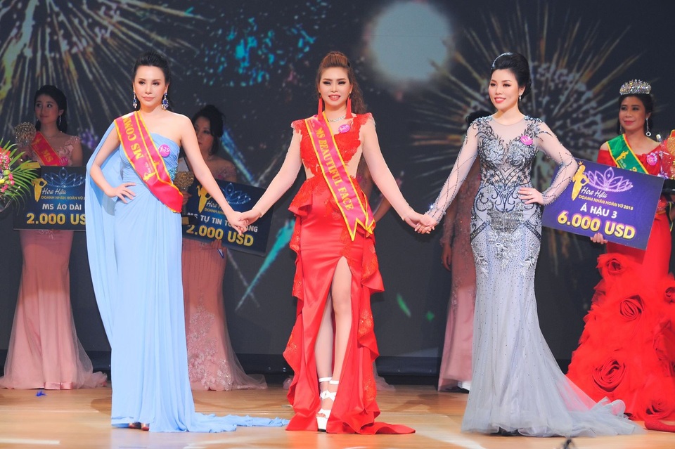 Ngắm nhan sắc rạng rỡ Á hậu Doanh nhân Hoàn Vũ 2018 Nishikawa Phạm Hương - 3 Ngắm nhan sắc rạng rỡ Á hậu Doanh nhân Hoàn Vũ 2018 Nishikawa Phạm Hương - 3