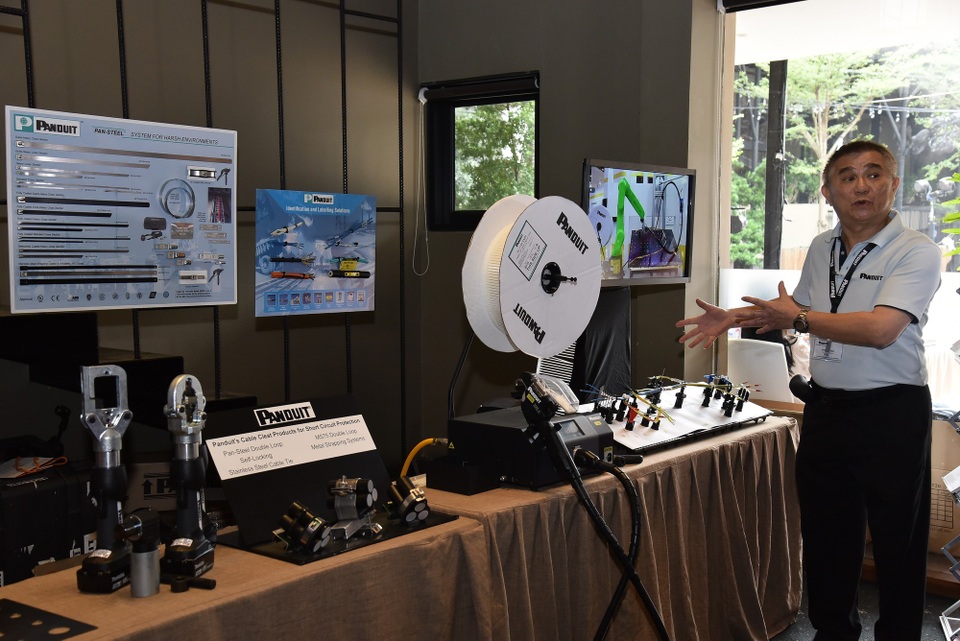 “Ông lớn” Panduit sắp “bước” vào Việt Nam, tham gia thị trường hạ tầng mạng - 2
Panduit giúp các doanh nghiệp tối ưu hóa cơ sở hạ tầng vật lý thông qua các giải pháp đơn giản hóa, linh hoạt và hiệu suất hoạt động cao.