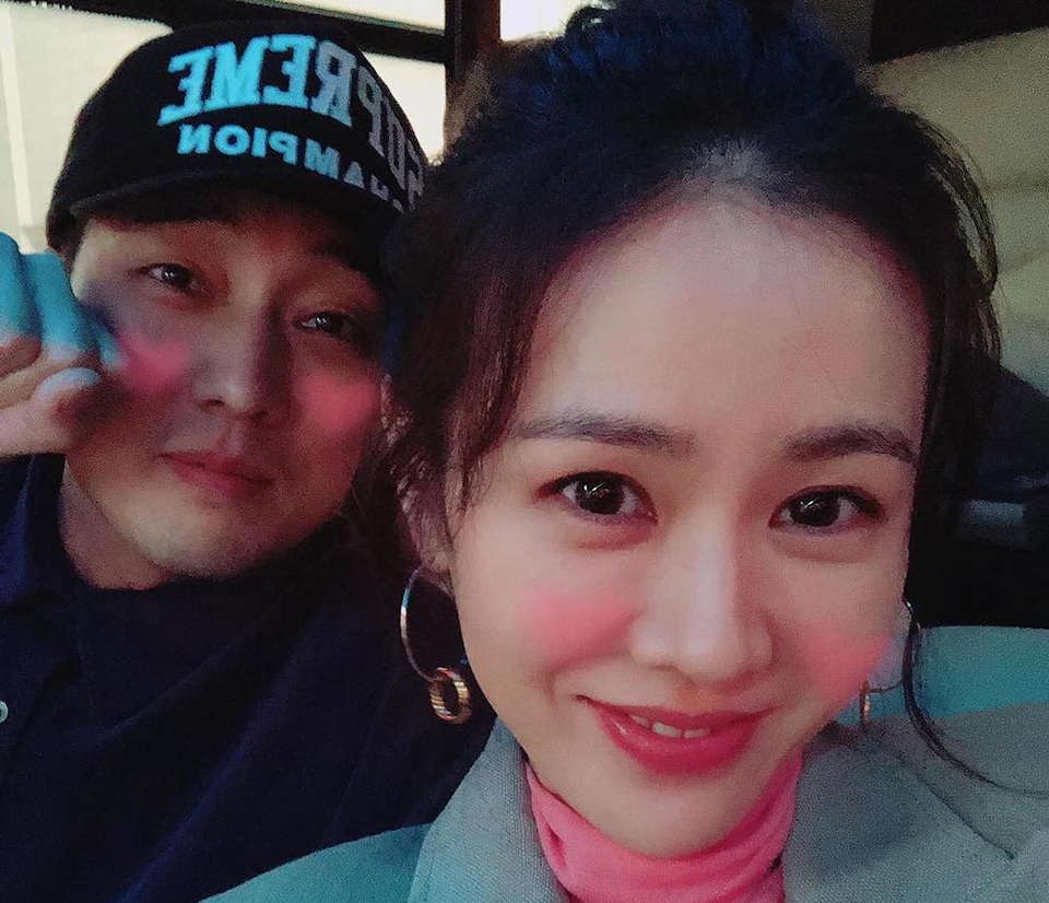 So Ji Sub bày tỏ tình cảm với “chị đẹp” Son Ye Jin - 1
Son Ye Jin và So Ji Sub đã có sự kết đôi tuyệt vời trong Be with you.