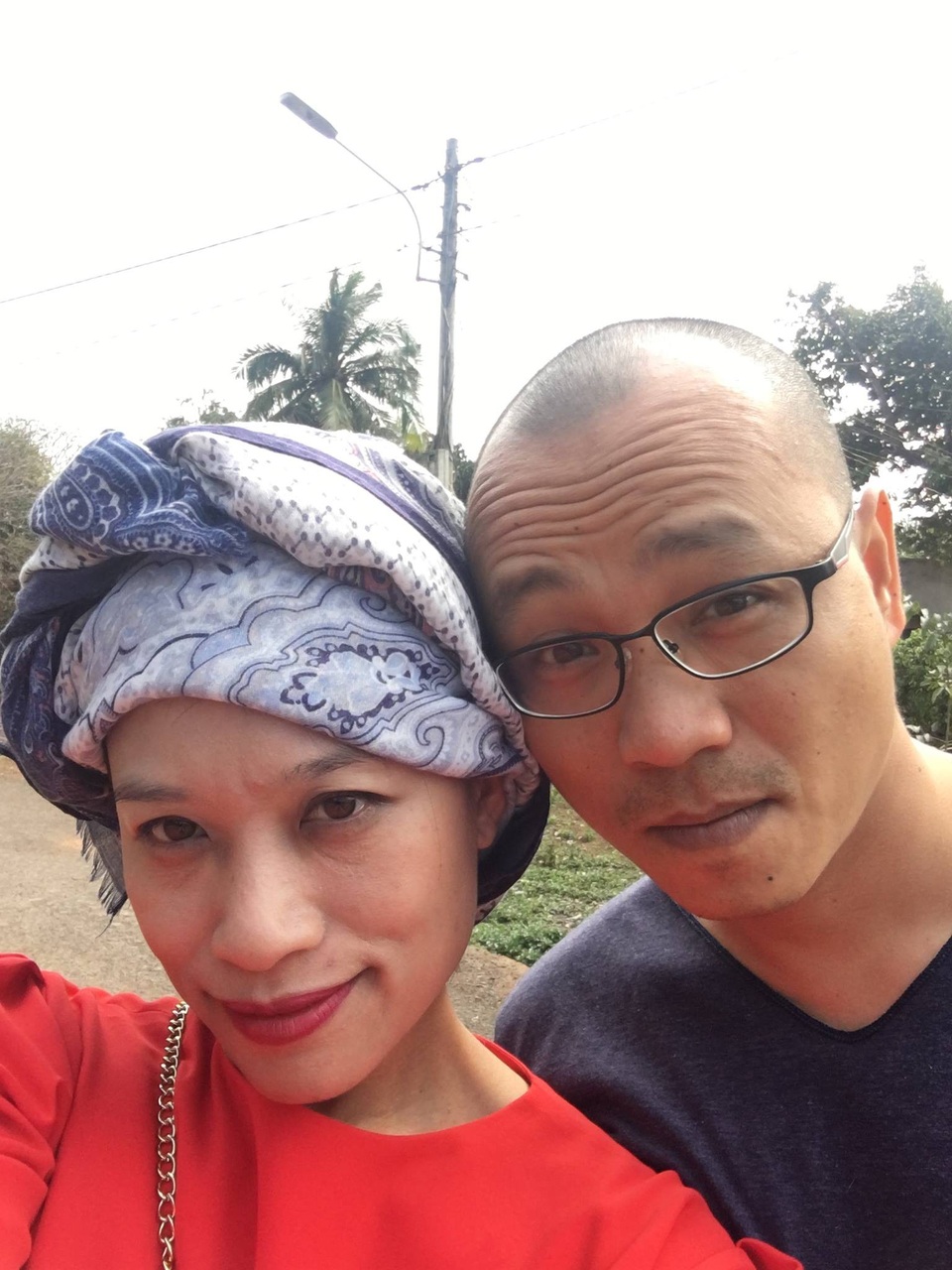Trần Ly Ly: “Chồng tôi chưa bao giờ phải chịu đựng sự “điên rồ” của tôi” - 1 Ở bên nhau, không những anh ấy không khô khan mà thậm chí còn nghệ sĩ hơn tôi nhiều.