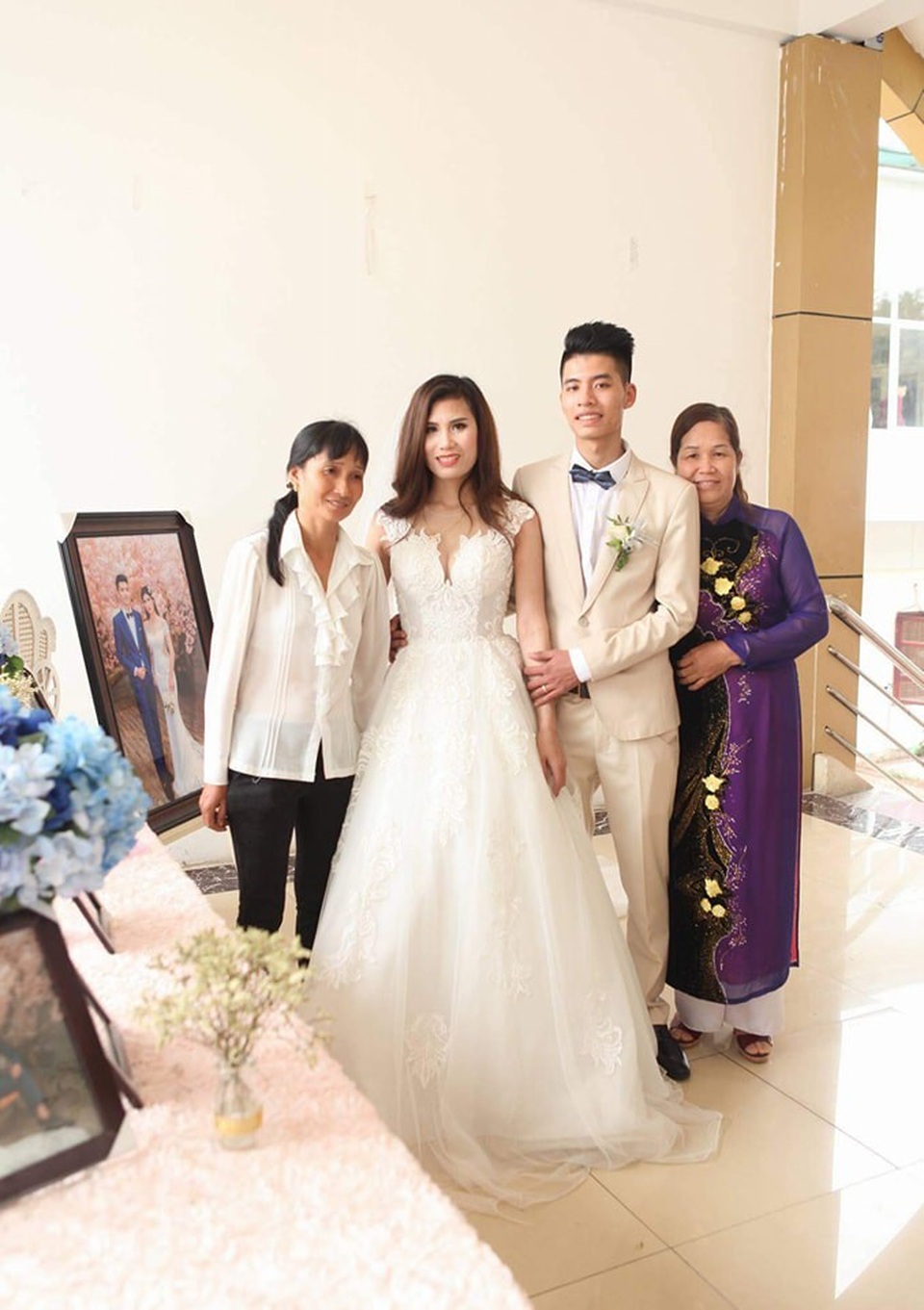 Đám cưới của cặp đôi được tổ chức trong sự ủng hộ của 2 bên gia đình