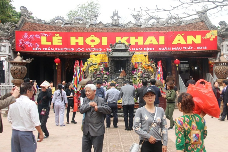 “Thầy” viết sớ đánh nhau trong khu di tích đền Trần - 1 Khu di tích lịch sử - văn hóa đặc biệt Đền Trần - Chùa Tháp, ở phường Lộc Vượng, thành phố Nam Định.