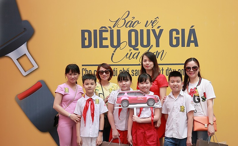 GM Việt Nam cổ động việc thắt dây an toàn cho trẻ em trên ô tô - 1 Đây không phải là lần đầu tiên GM Việt Nam tham gia vào các hoạt động an toàn giao thông. Năm 2016, GM Việt Nam phối hợp với Quỹ AIP đã trao tặng 1.000 mũ bảo hiểm xe máy cho học sinh tiểu học tại Hà Nội.