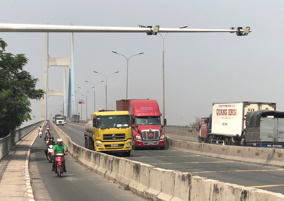 Cầu “tử thần” Phú Mỹ được lắp thiết bị kiểm tra tốc độ - 4