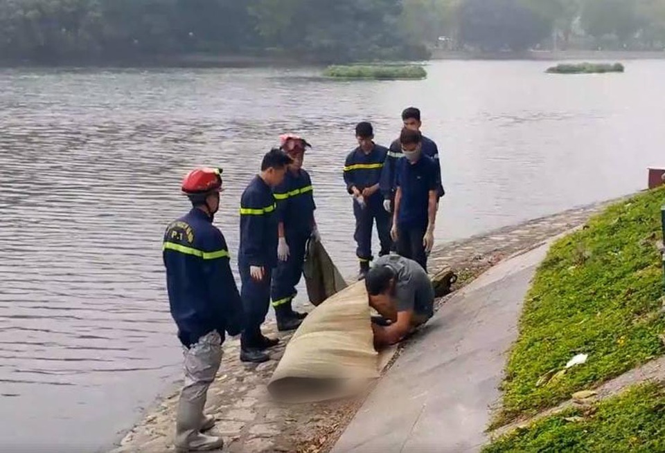 Hai nam sinh viên chết trong Công viên Thống Nhất - 1 Hiện trường vụ việc.