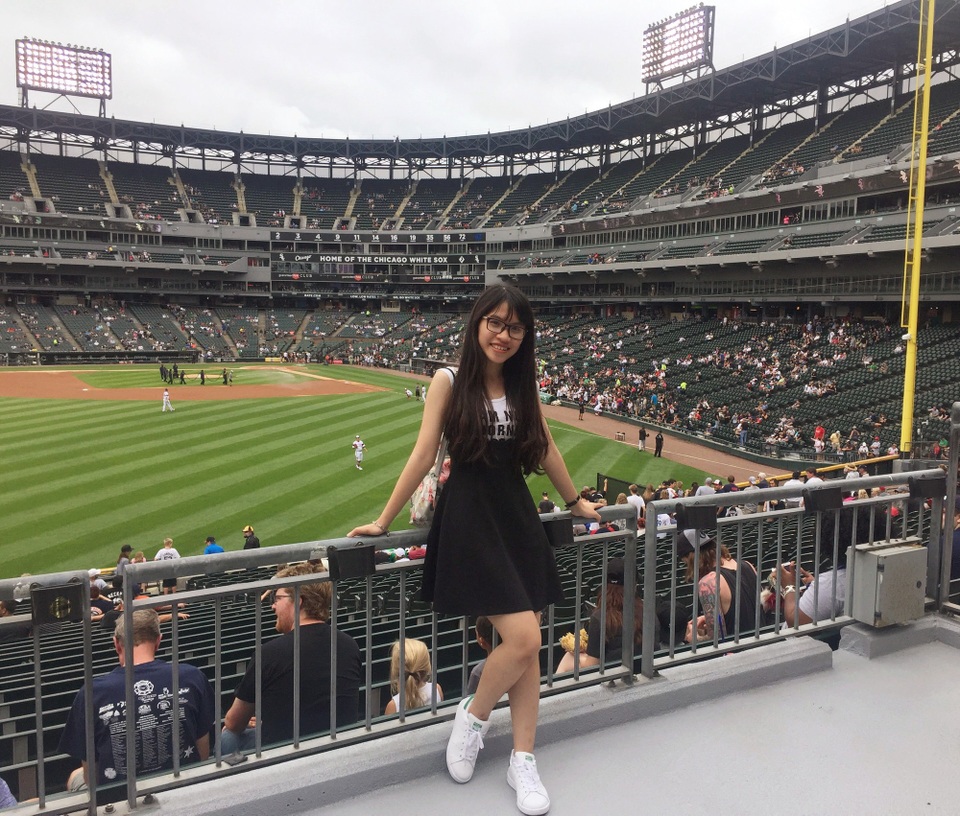 Với vốn tiếng Anh và sự năng động, tự tin, Phương Uyên tìm cơ hội nhận học bổng du học hè ở Mỹ, Nhật.