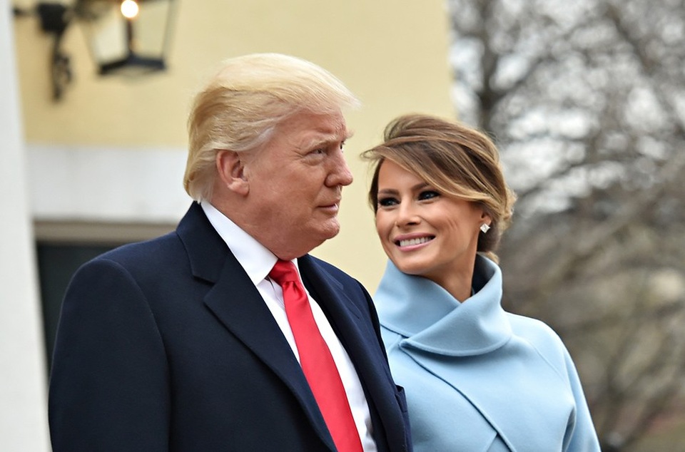 Quyền lực ngầm của Đệ nhất phu nhân Melania trong Nhà Trắng - 1
Đệ nhất phu nhân Mỹ Melania Trump được cho là có quyền lực ngầm cực lớn bên trong Nhà Trắng. (Ảnh: AFP)