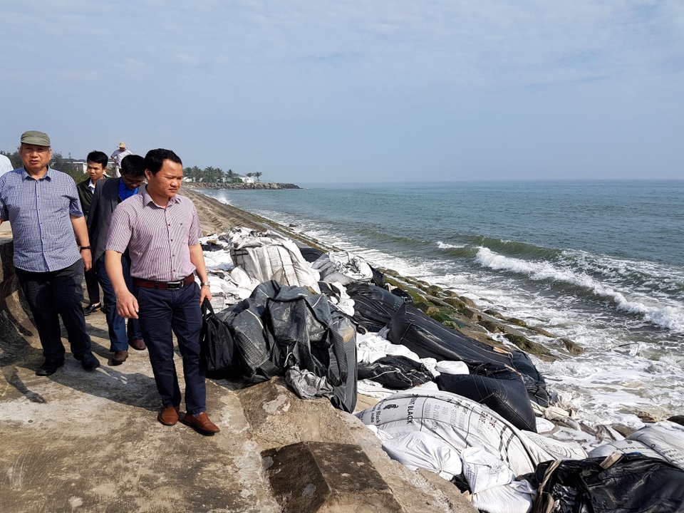 Khẩn cấp sửa chữa kè biển Cửa Đại trước mùa mưa - 3 Nếu không khắc phục kịp thời, tuyến kè sẽ hư hỏng nặng thêm