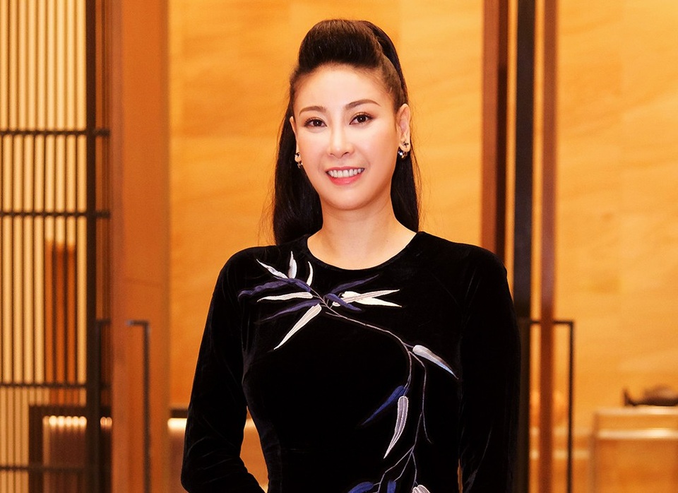 Hoa hậu Hà Kiều Anh: “Hoa hậu có quyền phẩu thuật thẩm mỹ sau khi đăng quang” - 1 Hoa hậu Việt Nam 1992 Hà Kiều Anh đảm nhận vị trí giám khảo cuộc thi Hoa hậu Biển Việt Nam Toàn cầu đã có cuộc trò chuyện thẳng thắn và thoải mái về áp lực khi chị đảm nhận việc cầm cân nảy mực và những đề tài nóng liên quan đến danh hiệu Hoa hậu.