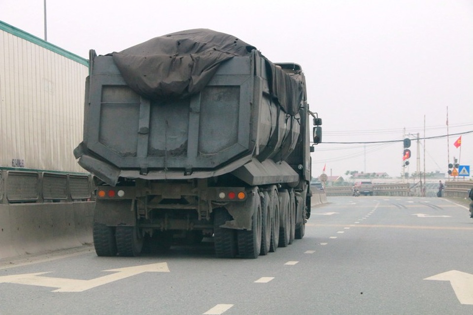 Ninh Bình: “Nóng” xe quá tải hoạt động rầm rộ trên các tuyến quốc lộ! - 4 Ninh Bình: “Nóng” xe quá tải hoạt động rầm rộ trên các tuyến quốc lộ! - 4