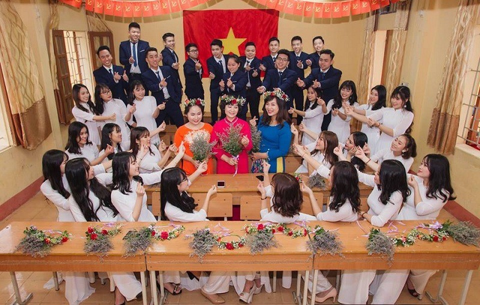 Độc đáo bộ ảnh kỷ yếu hóa thân vua chúa của học sinh chuyên Sử - 14 Độc đáo bộ ảnh kỷ yếu hóa thân vua chúa của học sinh chuyên Sử - 14