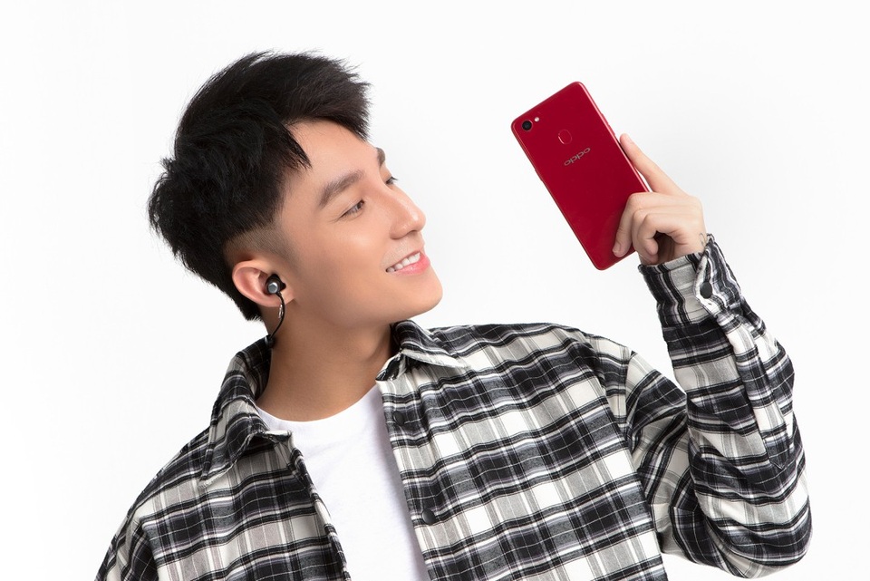 Đâu là sức hút khiến OPPO F7 đạt 16.000 đơn chỉ trong 3 ngày đầu đặt hàng? - 5 Đâu là sức hút khiến OPPO F7 đạt 16.000 đơn chỉ trong 3 ngày đầu đặt hàng? - 5