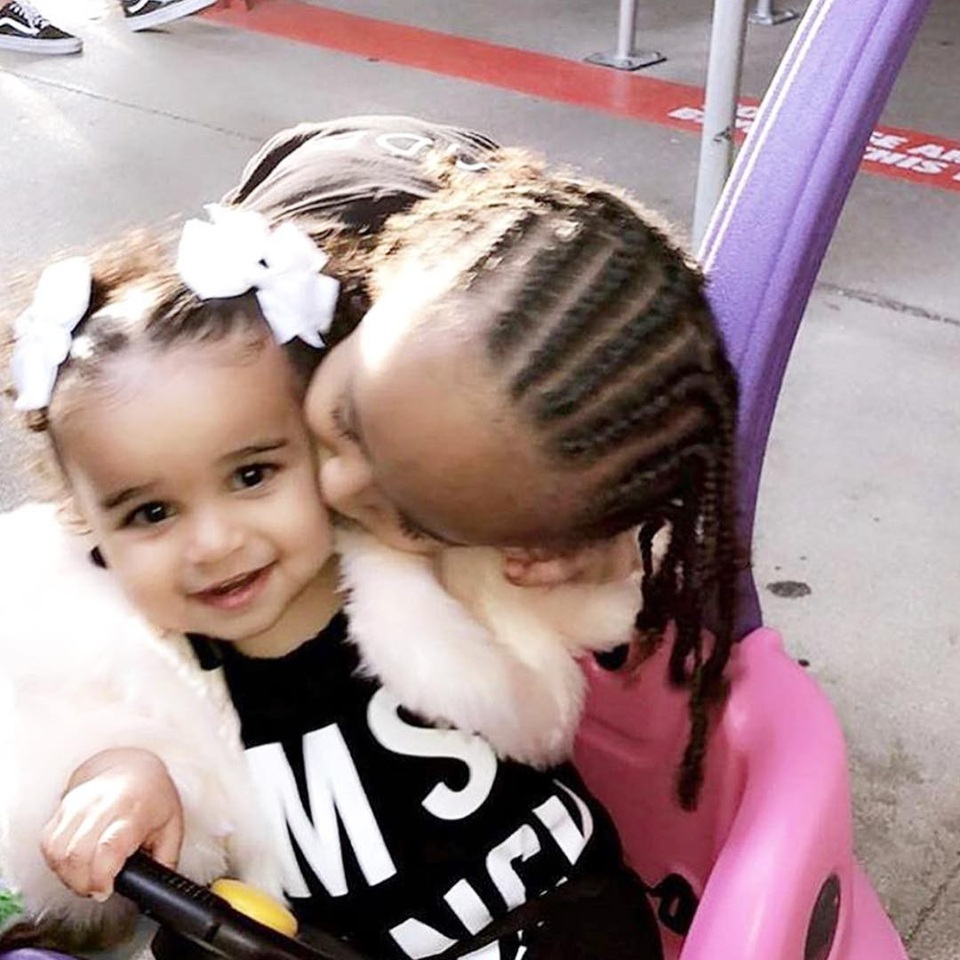 Blac Chyna khoe ngực nảy nở - 6
Blac Chyna thường xuyên chia sẻ những hình ảnh của con trên trang cá nhân chứ không chia sẻ hình ảnh bạn trai
