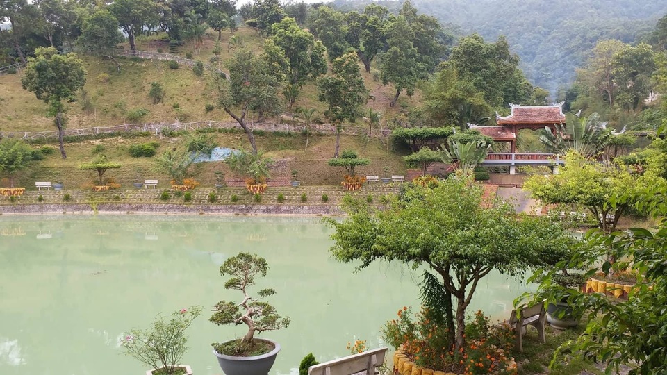 Đột nhập biệt phủ "hoành tráng nhất Quảng Ninh" trên đất rừng - 6 Đột nhập biệt phủ "hoành tráng nhất Quảng Ninh" trên đất rừng - 6