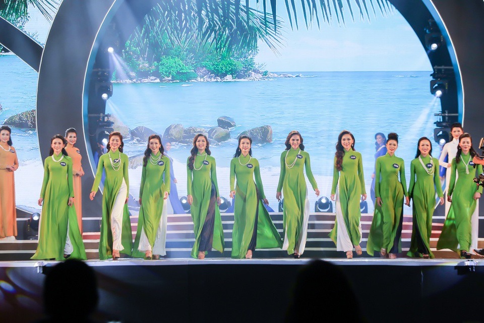 Với quá trình dài được học hỏi, trau dồi, Top 40 đã có những sải bước tự tin và uyển chuyển trên sân khấu.