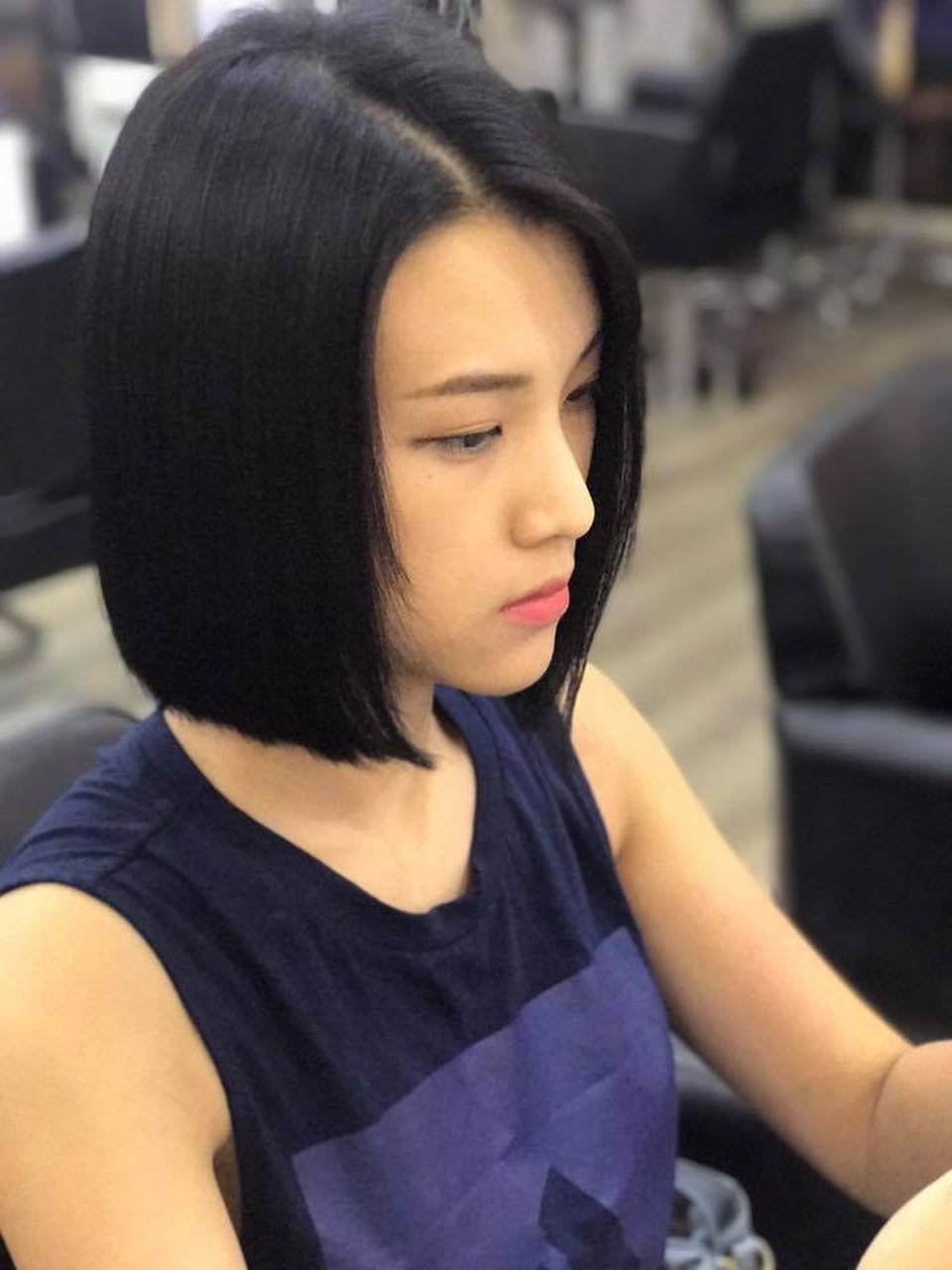 Nàng Á hậu hiền dịu thay đổi chóng mặt thành “đại ca” gợi cảm ra sao? - 6 Sự thay đổi bước ngoặt về phong cách của cô bắt đầu từ năm 2017, sau khi chuyện tình giữa cô và bạn trai kém tuổi Huỳnh Anh tan vỡ.