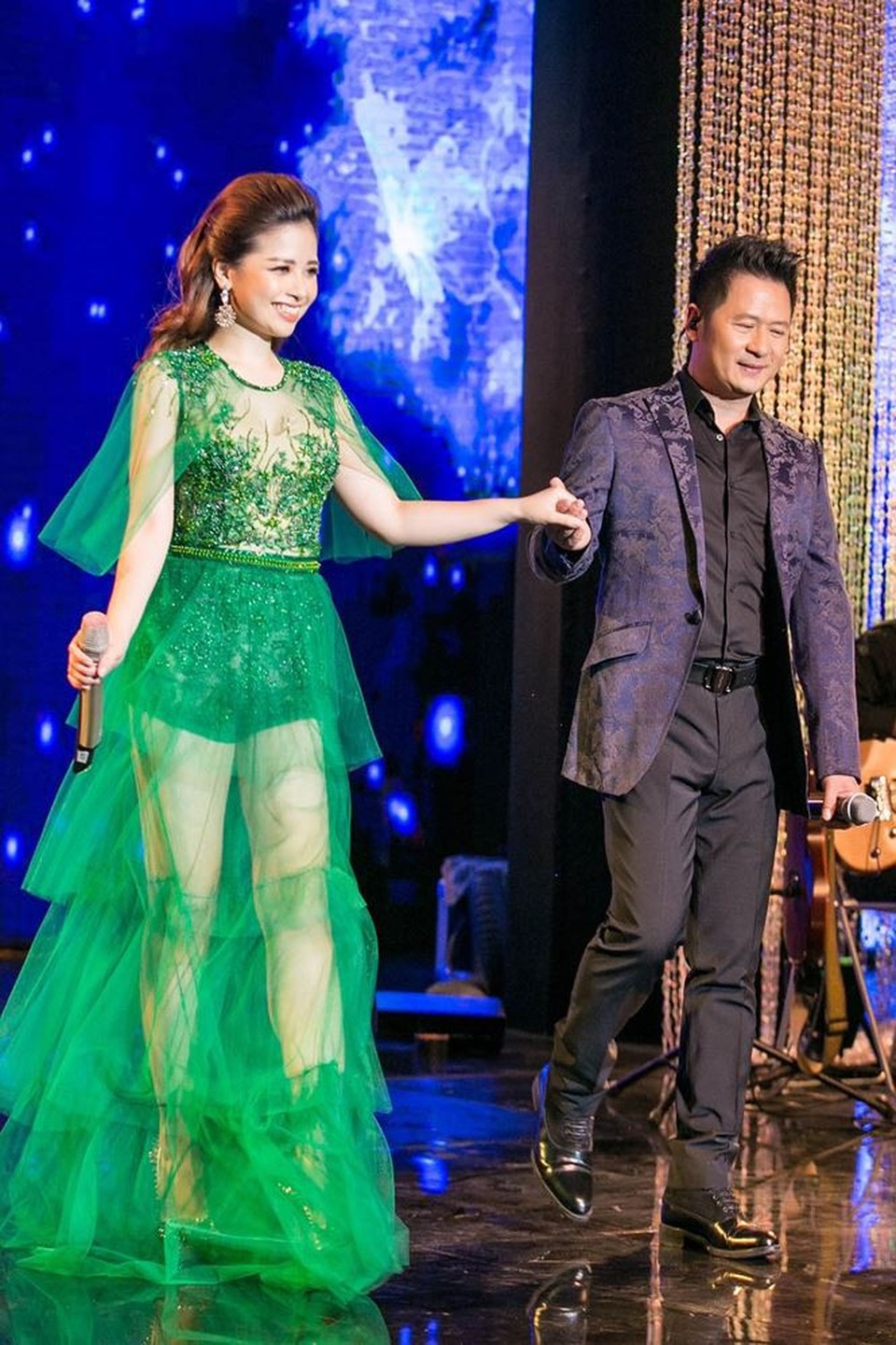 Dương Hoàng Yến nói yêu Bằng Kiều trên sân khấu - 1 Dương Hoàng Yến là khách mời khá đặc biệt trong đêm nhạc Bằng Kiều, Trái tim bên lề diễn ra tối qua tại Hà Nội.