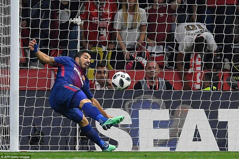 Những khoảnh khắc Barcelona “vùi dập” Sevilla để vô địch Cúp Nhà vua - 20
Ngoài cú đúp lập được, Luis Suarez có nhiều pha kiến tạo thông minh đặt đồng đội vào thế thuận lợi