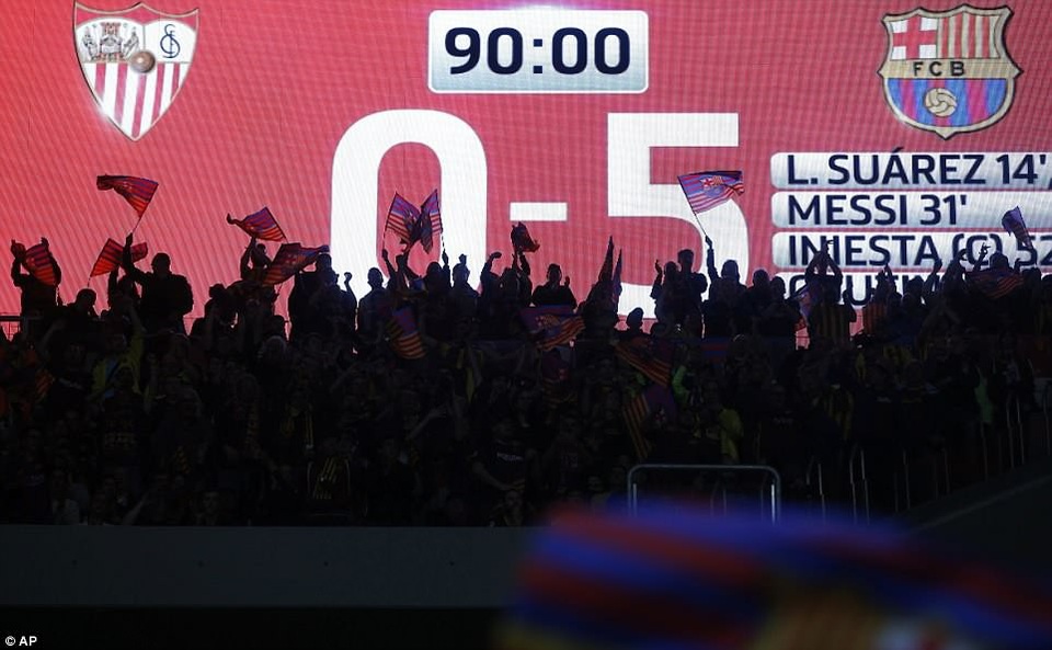Những khoảnh khắc Barcelona “vùi dập” Sevilla để vô địch Cúp Nhà vua - 21
Barcelona thắng Sevilla đến 5-0 tại Metropolitano, kết quả khiến nhiều người bất ngờ
