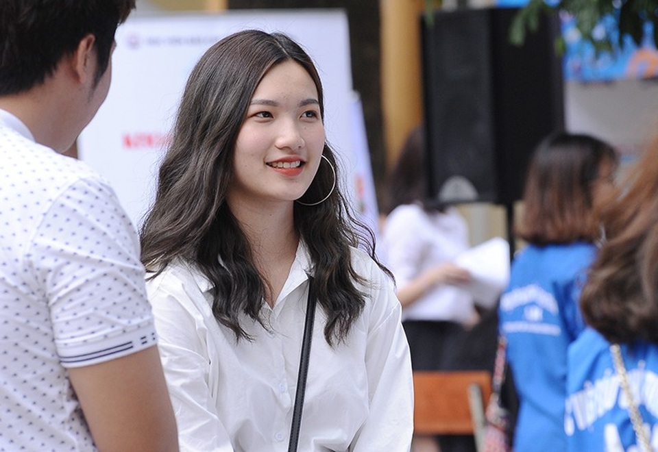 Dàn nữ sinh xinh tựa hoa khôi trường Báo "đổ bộ" Ngày hội tuyển sinh - 11 Dàn nữ sinh xinh tựa hoa khôi trường Báo "đổ bộ" Ngày hội tuyển sinh - 11