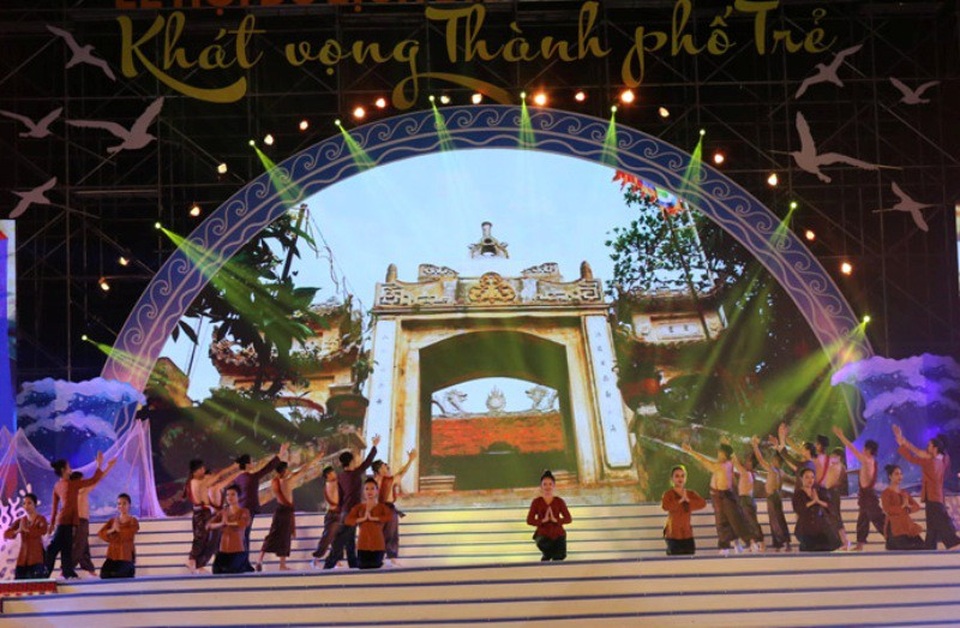 Hàng vạn du khách dự lễ hội du lịch biển Sầm Sơn năm 2018 - 6 Các tiết mục nghệ thuật nhằm thể hiện vẻ đẹp của thiên nhiên cũng như con người Sầm Sơn nói riêng và người dân xứ Thanh nói chung