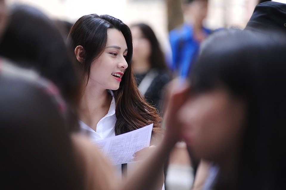 Trọn bộ ảnh và thông tin về nữ sinh “gây sốt” tại Ngày hội tuyển sinh trường Báo - 4 Thành tích mới đây nhất của Trang là lọt vào top 6 và giải Miss Áo dài cuộc thi Tài sắc nữ sinh Báo chí (Press Beauty 2018).