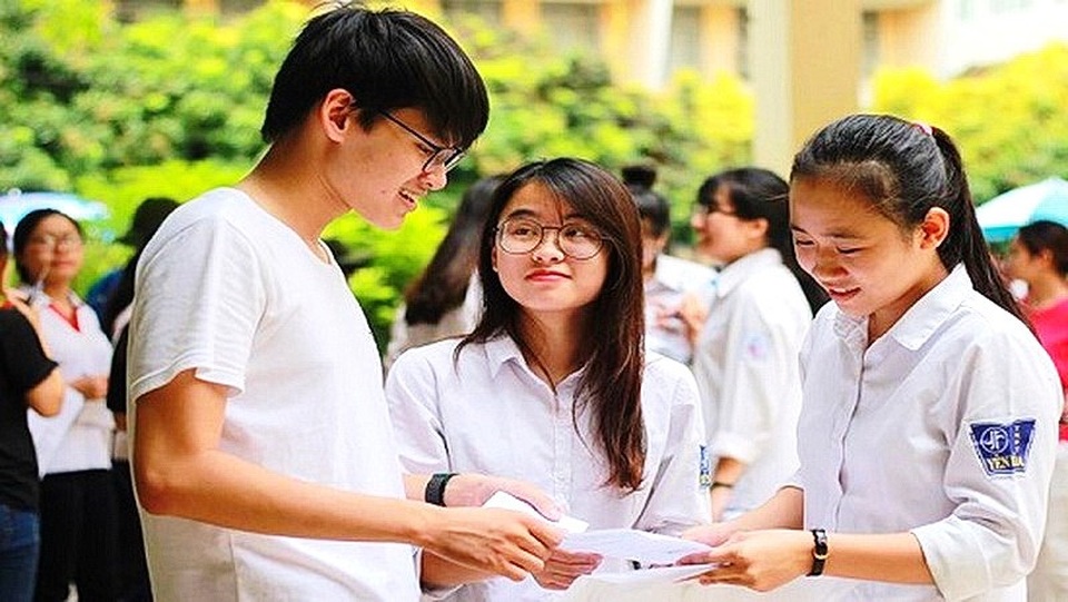 Đăng ký hồ sơ tốt nghiệp THPT quốc gia 2018: Thí sinh chọn cả hai tổ hợp để chắc ăn - 1 Kỳ thi THPT quốc gia 2018 diễn ra từ ngày 25 đến 27/6.