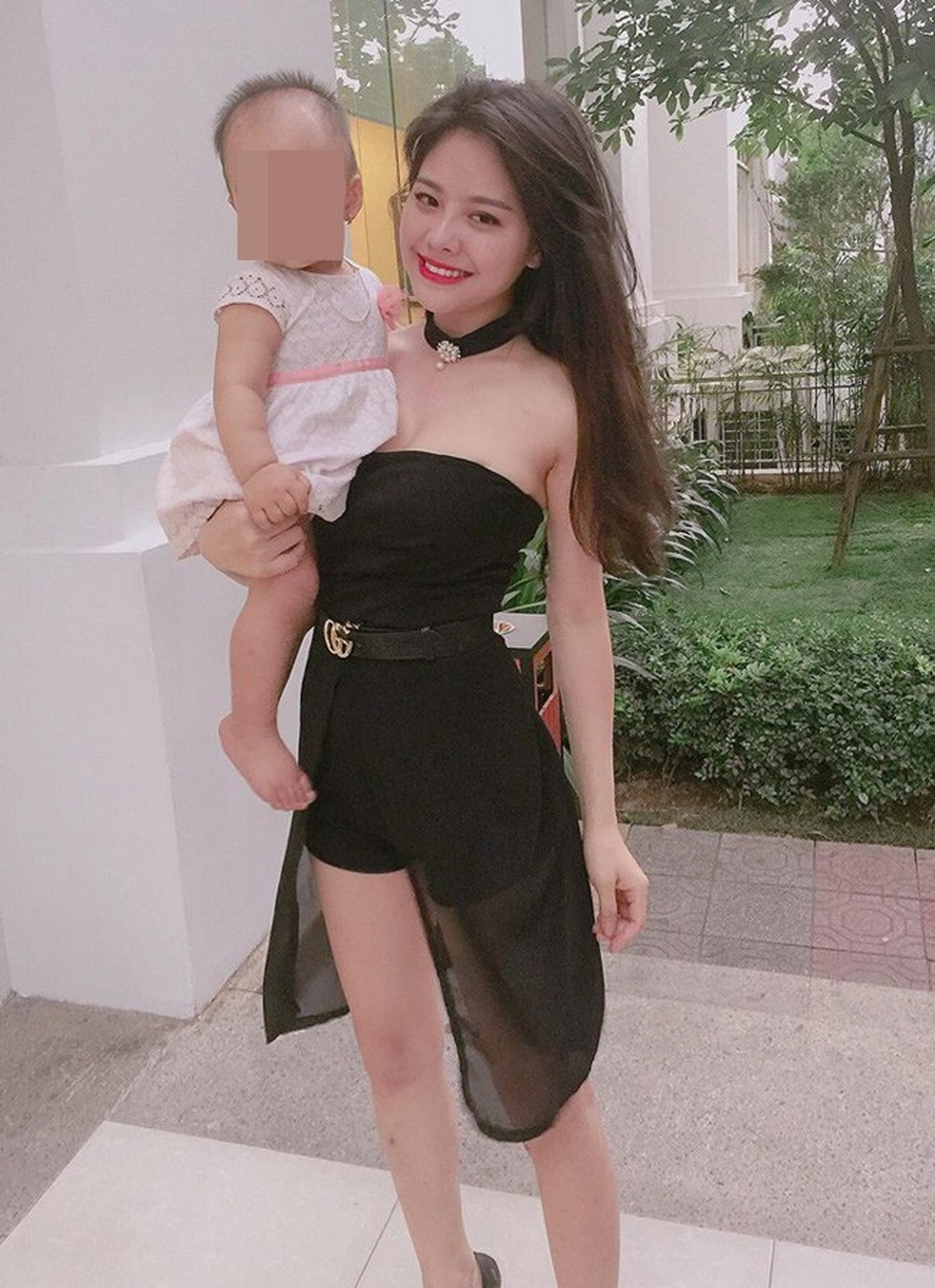 Mê mẩn đường cong nõn nà của "single mom" hot nhất Hà thành - 1 Mê mẩn đường cong nõn nà của "single mom" hot nhất Hà thành - 1